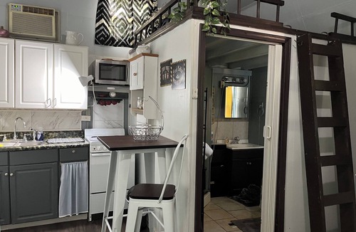 Spiro Cabin | Dew's Cabin is just 10 minutes from Fort Smith, Arkansas.