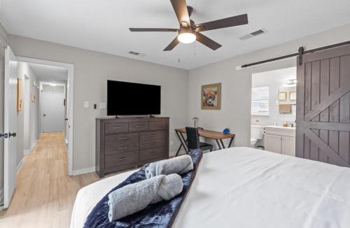 Flower Mound House | DFW Retreat - Pool, Spa & Minutes to Dallas & Fort Worth