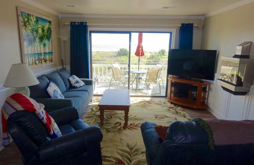 Oceanmarsh Subdivision Condo | Direct Oceanfront, 65 inch Smart TV, Fireplace