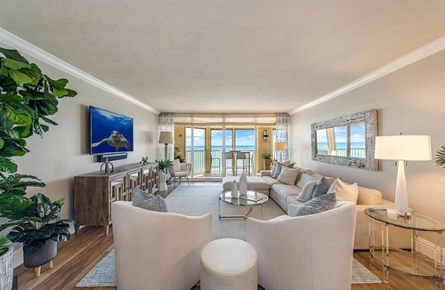 Park Shore Condo | Direct oceanfront condo with gorgeous views, pool and beach