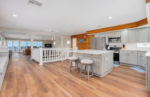 Ormond-by-the-Sea House | Direct, Oceanfront Pool Home-Margarita Manor