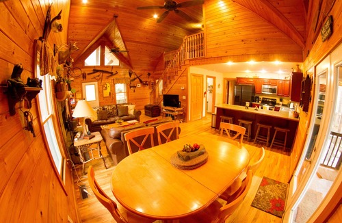 Demorest House | Discount April 3-5! Luxury River House, hot tub, kayaks, fire pit, dogs OK