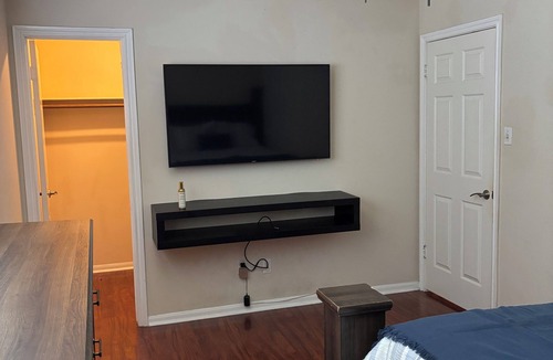 Briarforest Bed & Breakfast | Discover Houston’s beauty from comfortable Pet friendly Room free breakfast pool