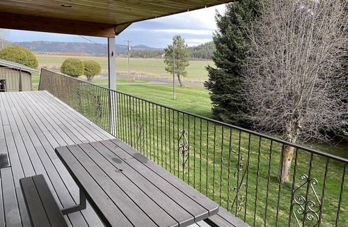 St. Maries House | Discover St. Maries charm in our spacious 3-bedroom retreat
