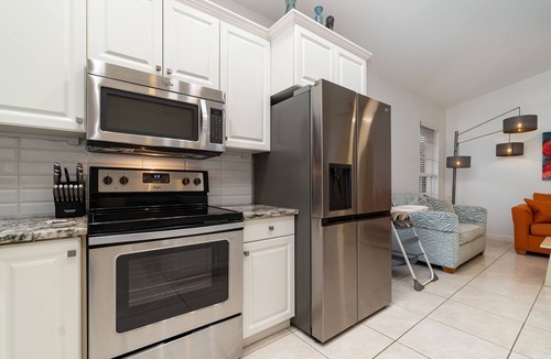 Bonita Springs House | *Discreet Retreat* Modern home W/Private BackYard