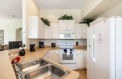 Lake Davenport Estates Villa | Disney - Large 5 Bedroom Gated Mediterranean Home