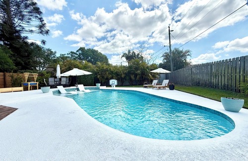 Titusville House | Divine Space Coast Retreat