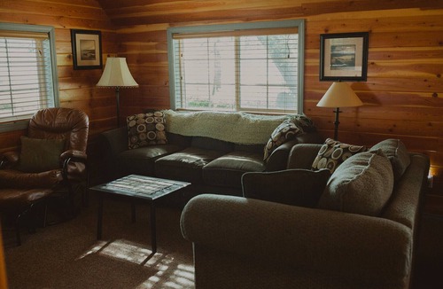 Seeley Lake Cabin | Dockside Cabin at Tamaracks Resort is family-friendly and right on the lake!