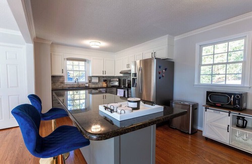 Southmont House | Dockside Dream – Your Perfect Waterfront Escape on High Rock Lake