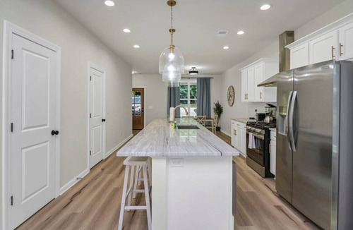 Leesville House | Dockside on Rocky Ridge | Lakefront + Sleeps 10