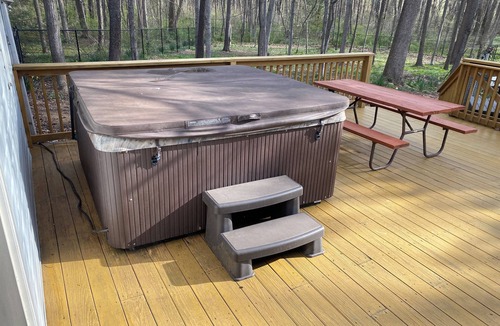 Arendtsville House | Dog friendly 3-bedroom house with hot tub, 12 min from Gettysburg!