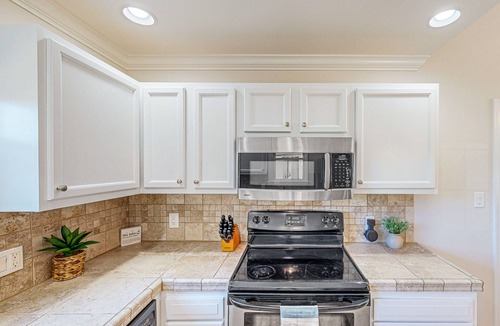 Lancaster House | Dog friendly home on Cedar Pines Lake/close to downtown Lancaster