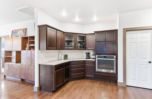 Laclede House | Dog-friendly home with deck, fenced yard, & firepit - walk to Lake Pend Orielle