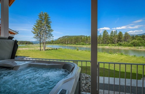 Dover Bay House | Dog Friendly | Private Hot Tub | Waterfront