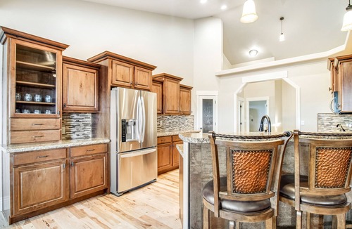 Canyon County House | Dog-Friendly Retreat on Vineyard w/Deck, Enclosed Yard & Fast WiFi