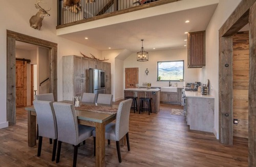 Pray House | Double MM Ranch · 2 Bedrooms Plus a Spacious Sleeping Loft (Sleeps 8)