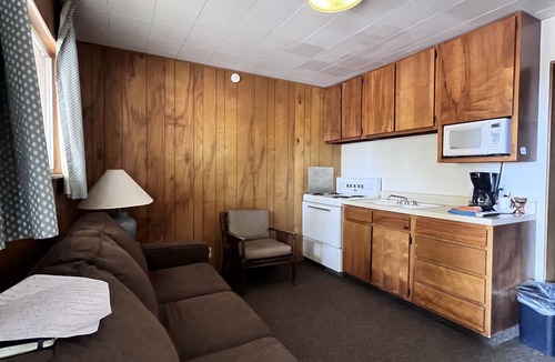 Manila Hotel | Double Twin Room with kitchenette, Flaming Gorge