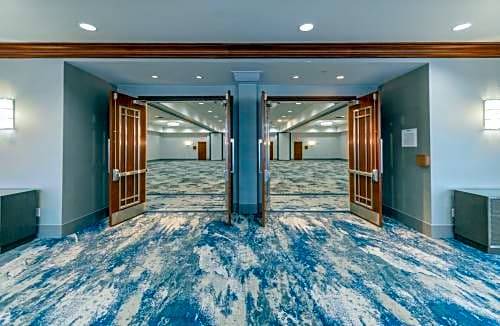 New Bern Hotel | DoubleTree by Hilton New Bern - Riverfront
