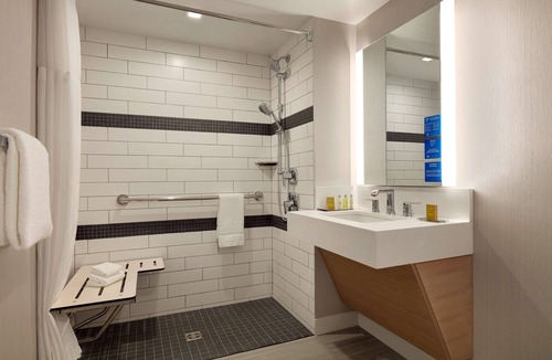 Canton Hotel | DoubleTree by Hilton Canton Downtown