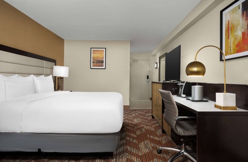 Greensboro Hotel | DoubleTree by Hilton Greensboro Airport
