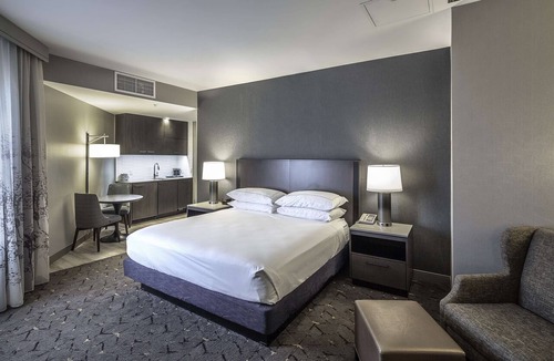 Modesto Hotel | DoubleTree by Hilton Hotel Modesto