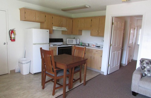 Blue Ridge Hotel | Douglas Inn & Suites