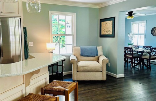 Conway House | Downtown Conway 3 bedroom home in picturesque neighborhood