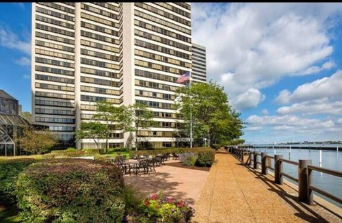 Detroit Apartment | #Downtown Detroit Luxury Apartment with Riverview of Canada