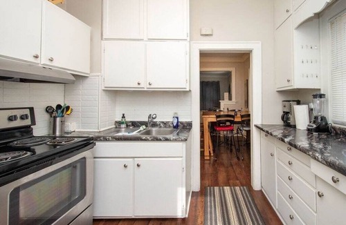 Roosevelt House | Downtown Fargo Gem: Full Home for Large Groups