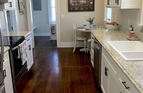 Cody House | Downtown Farmhouse, pet friendly, charming updated home, walking distance to historic downtown Cody