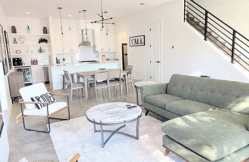 Southtown House | Downtown Home - Walk to Alamo, Riverwalk, more.