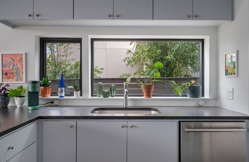 Holly House | Downtown Hub | 1 Mile to Rainey St, 1.6 to E 6th