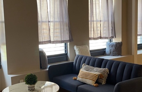 Historic Core House | Downtown LA 1b/1ba Retreat