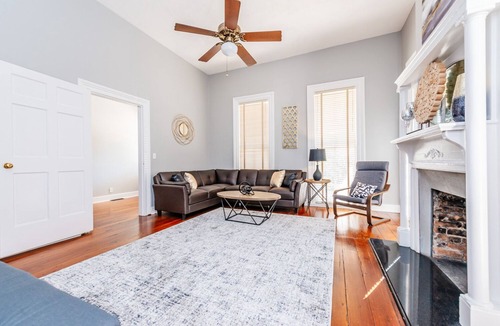 Macon House | Downtown Macon Chic- Directly behind the Macon City Auditorium!