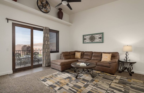 Moab Condo | Downtown Moab Condo! | Bike Storage | Pet Friendly | Easy Parking! - LDV3