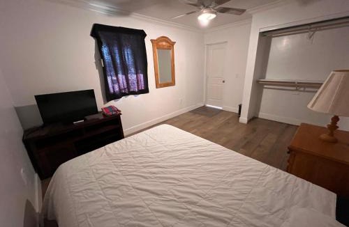 Downtown Phoenix House | Downtown Secluded Room 1