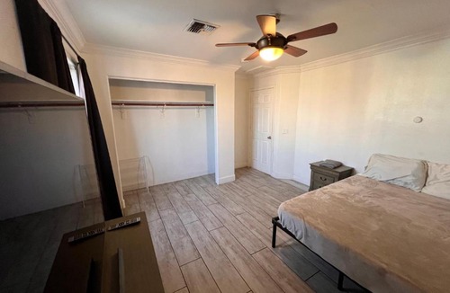 Downtown Phoenix House | Downtown Secluded Room 3