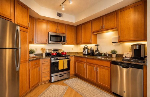Downtown Apartment | Downtown Silver Spring Walkable Metro Skyline Balcony Corner Suite | Luxe Pad