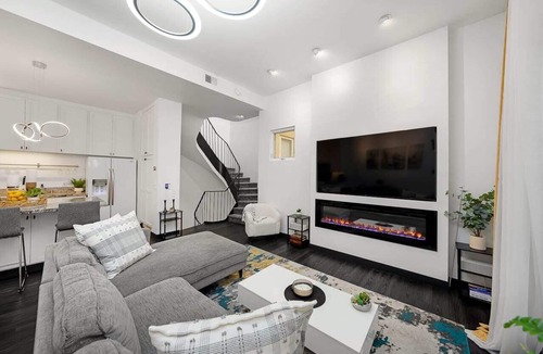 Cortez Hill Apartment | Downtown Tuscan Townhouse on Cortez Hill; Rooftop Deck