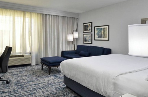 Downtown Wilmington Hotel | Downtown Wilmington Retreat Steps from Riverfront Paths & Historic Attractions