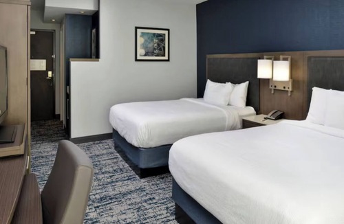 Downtown Wilmington Hotel | Downtown Wilmington Stay with Outdoor Pool Near Museums and Riverwalks