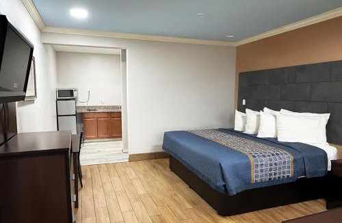 Humble Hotel | Downtowner Inns & Suites IAH Airport - Humble TX US 59
