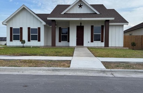 Harlingen House | Dream Casa Blanca