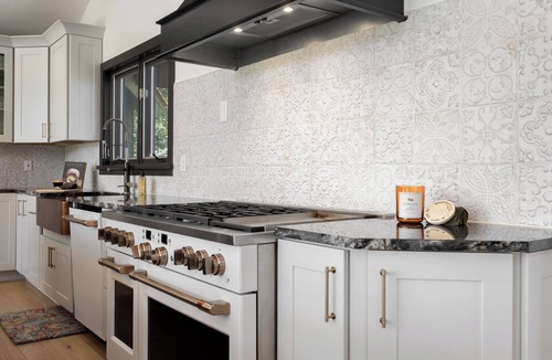 Alta House | Dream Mt Escape 4-bedroom house with Hot Tub & Views, WiFi in lovely Alta, Wy