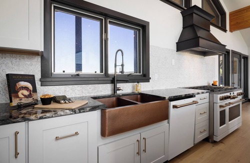 Alta House | Dream Mt Escape 4-bedroom house with Hot Tub & Views, WiFi in lovely Alta, Wy