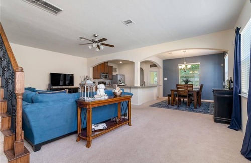 Barker House | Dream Vacation in Maquela - Safe & Quiet Location Easy Access - Plenty Commerce