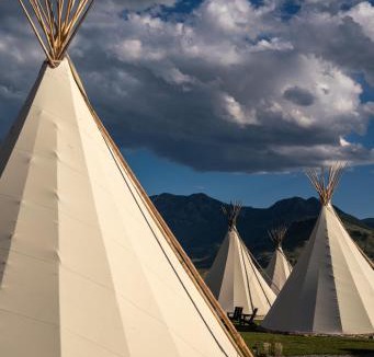 Gardiner Hotel | Dreamcatcher Tipi Hotel