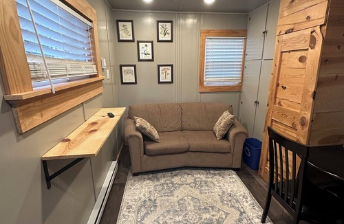 Dickinson Apartment | Dreamlabs studio snuggled by Dickinson State University