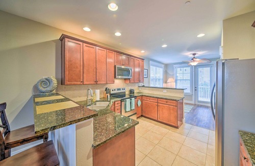 Red Fish Cove Condo | 'Driftwood' Galveston Resort Escape w/Deck & View