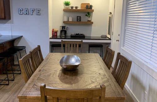 Tulsa House | Driller’s Den III Newly Remodled-4 bdrm/3 bath-Close to Expo and Midtown